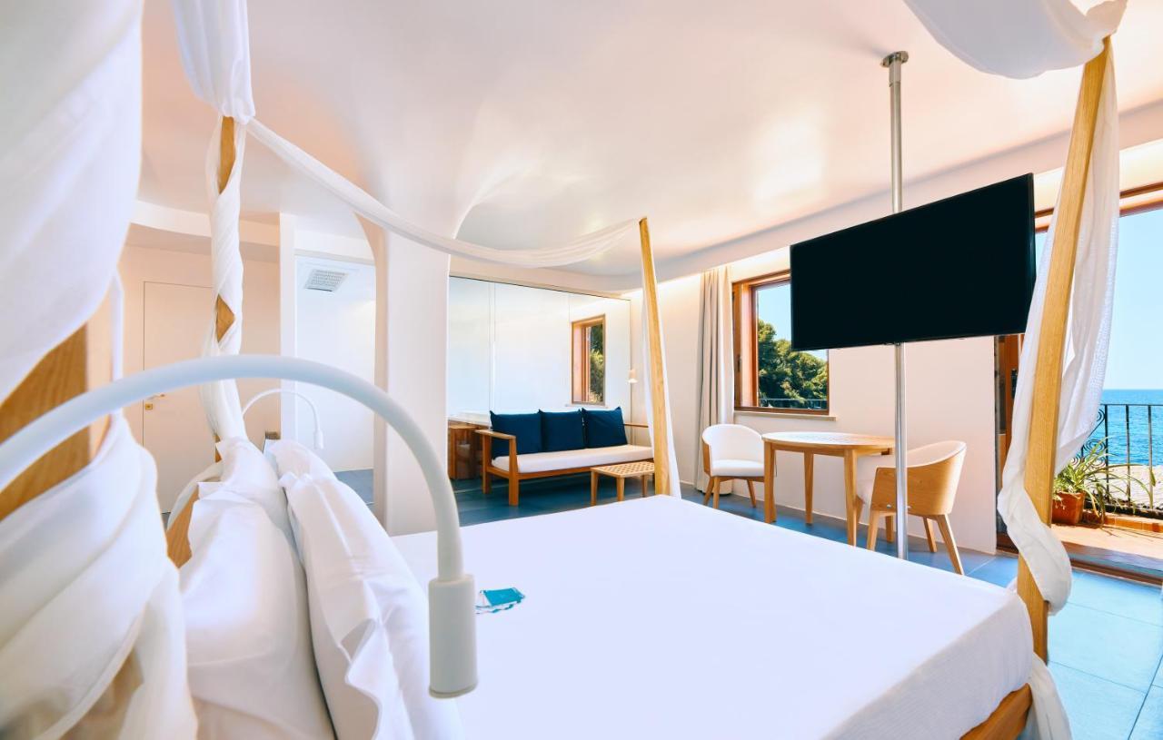 Deluxe Suite Spa Bath Spa Access