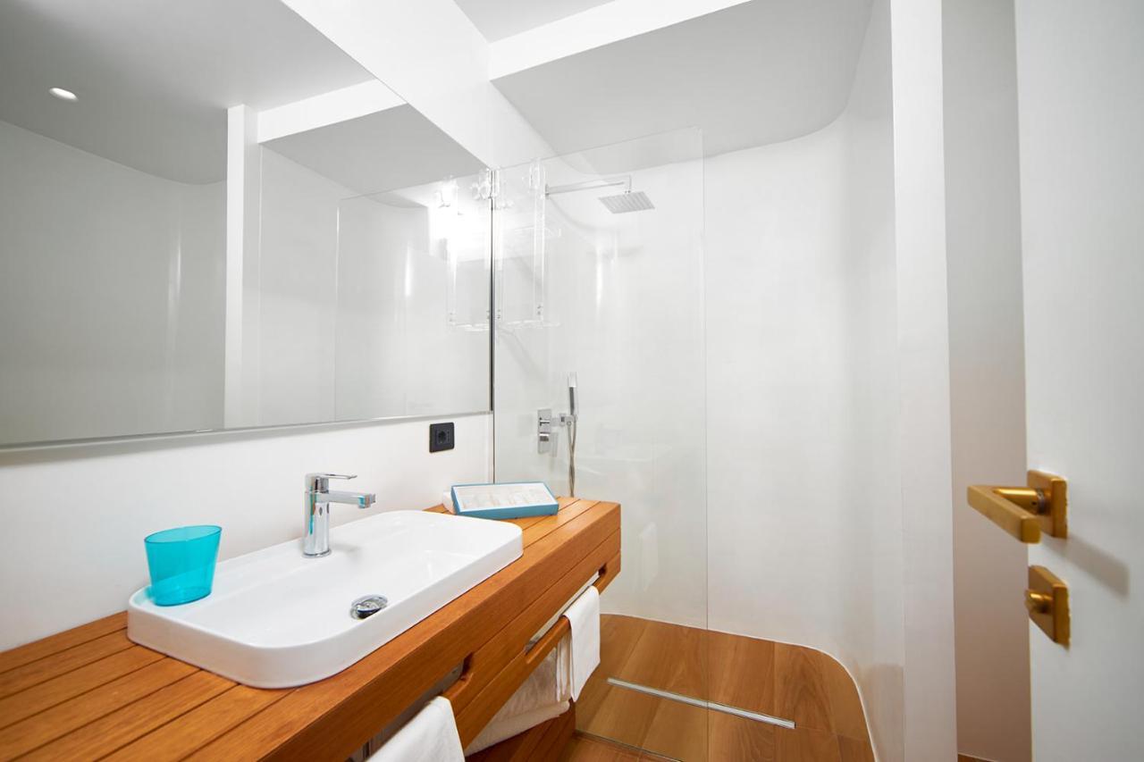 Junior Suite Superior Harbor View Spa Access